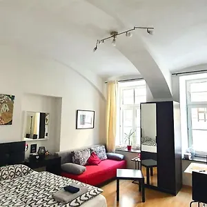  Appartamento Msq Diana - 10 Min From Center - Free Coffee And Tea - High Speed Internet Austria